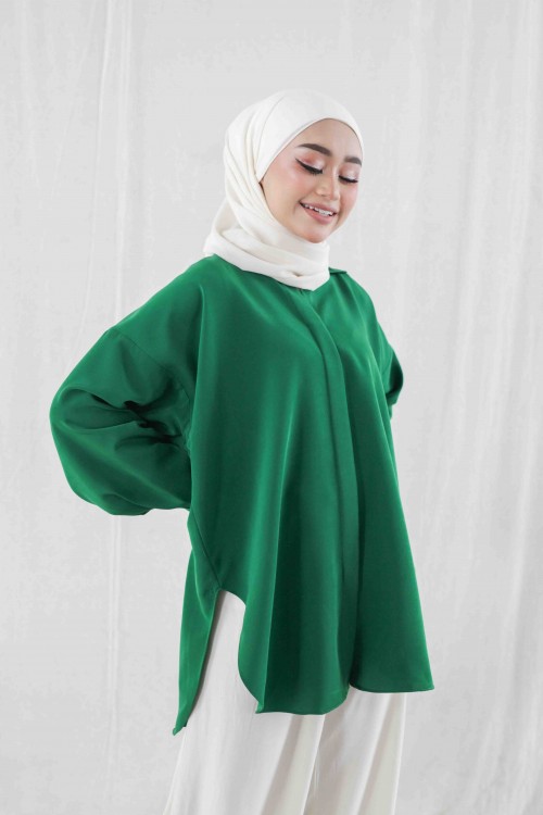 SHELLY BLOUSE IN EMERALD GREEN